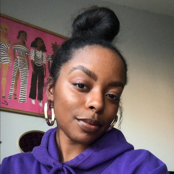 Meet your Posher, Nia-Emani - Picture 2 of 2